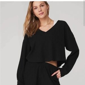 ALO Yoga Black Cropped Sweatshirt